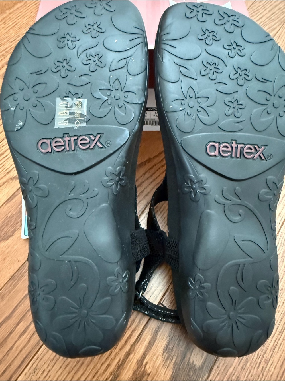 NEW -Aetrex Jane Casual Orthopedic Thong Sandals, 7.5-8 - Picture 7 of 8